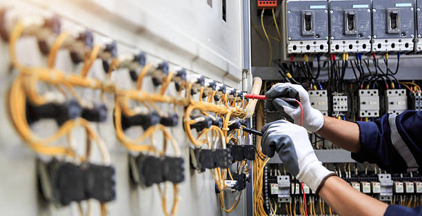 Professional Electrician technician working in South Highpoint, FL